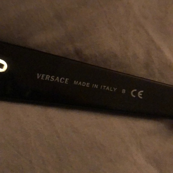 🔥❤️Versace 🕶🔥❤️ - Picture 4 of 5